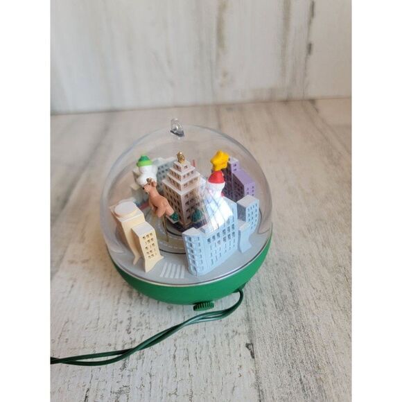 Hallmark 1992 Christmas parade magic ornament Xmas - Picture 4 of 8